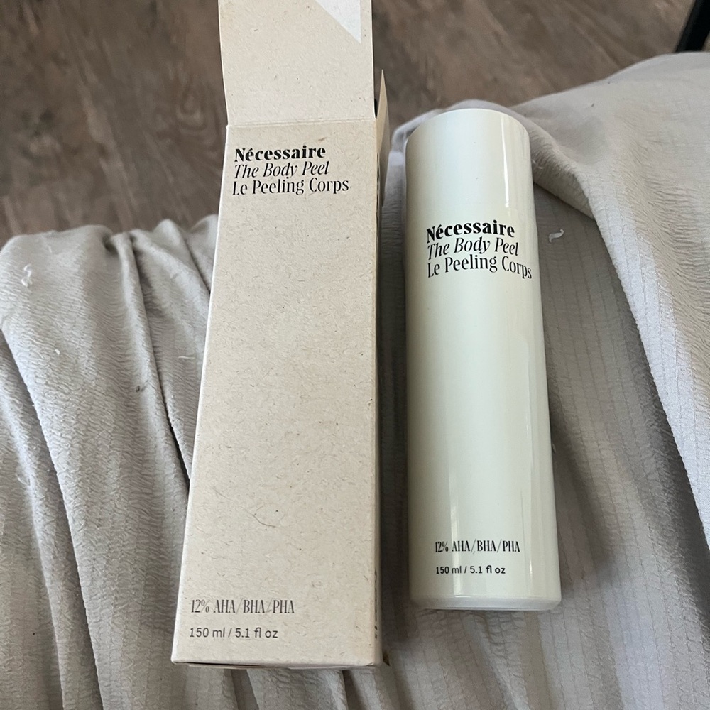 New in box Necessaire body peel